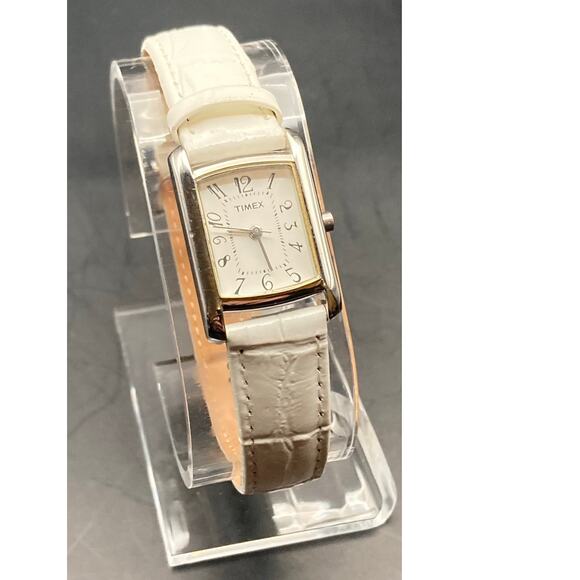 Timex Womens Petite Watch 18mm with New Battery - Adjustable Leather Band - Picture 2 of 10